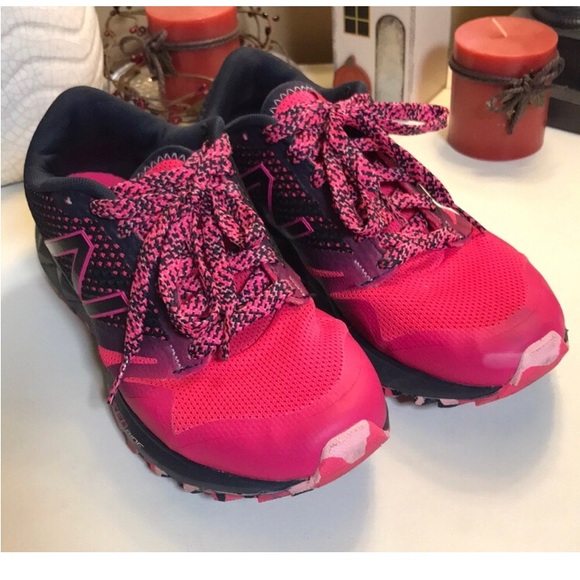 Trail runner.  Bright pink tread   Will update - Picture 3 of 3